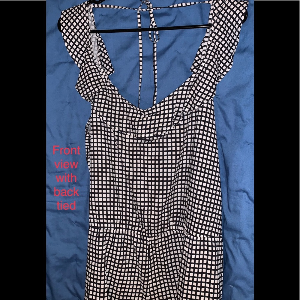 Black and white Roxy romper with pockets